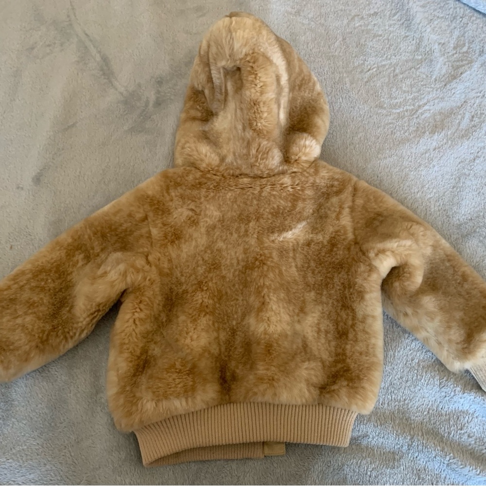 Toddler girls size 3 years tan fur bomber from the Gap.